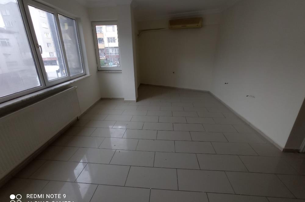 Çarşı Merkezinde 1.Kat 2+1 Satılık Daire- Ofis, Kuaför ve Konuta Uygun.