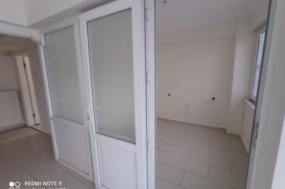 Çarşı Merkezinde 1.Kat 2+1 Satılık Daire- Ofis, Kuaför ve Konuta Uygun.