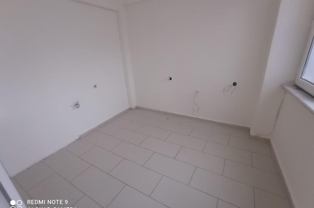 Çarşı Merkezinde 1.Kat 2+1 Satılık Daire- Ofis, Kuaför ve Konuta Uygun.