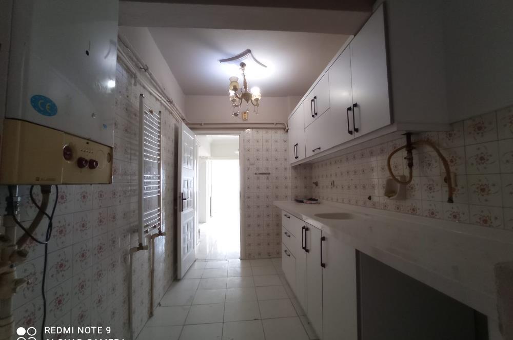 Çarşı Merkezinde 1.Kat 2+1 Satılık Daire- Ofis, Kuaför ve Konuta Uygun.