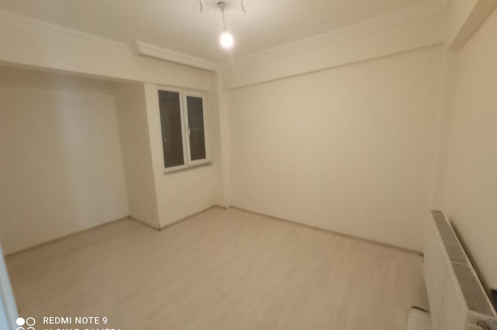 Çarşı Merkezinde 1.Kat 2+1 Satılık Daire- Ofis, Kuaför ve Konuta Uygun.