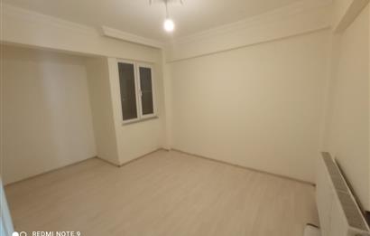 Çarşı Merkezinde 1.Kat 2+1 Satılık Daire- Ofis, Kuaför ve Konuta Uygun.