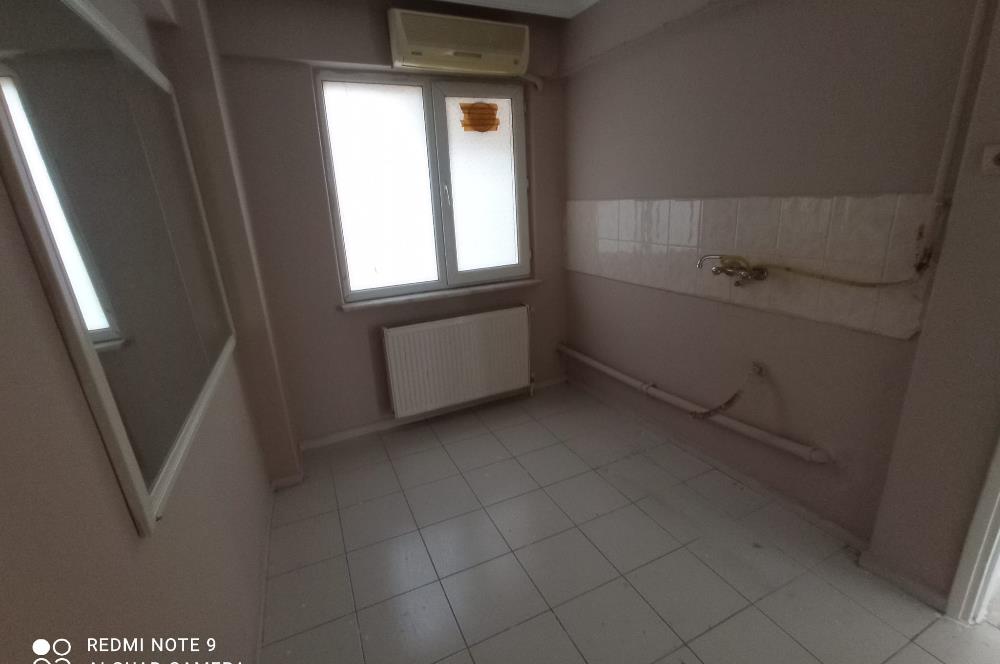 Çarşı Merkezinde 1.Kat 2+1 Satılık Daire- Ofis, Kuaför ve Konuta Uygun.