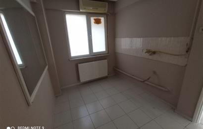 Çarşı Merkezinde 1.Kat 2+1 Satılık Daire- Ofis, Kuaför ve Konuta Uygun.