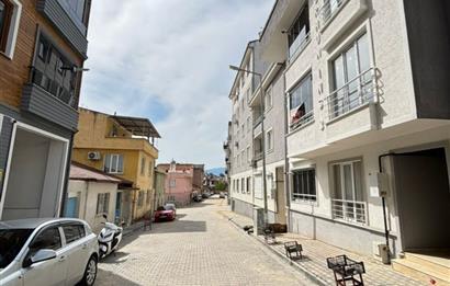 Edremit Altınkum Plajına 8 Km Yeni Binada Balkonlu 1+1 Daire