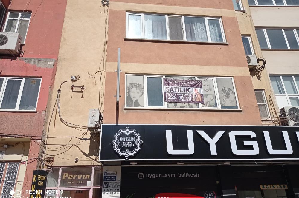Çarşı Merkezinde 1.Kat 2+1 Satılık Daire- Ofis, Kuaför ve Konuta Uygun.