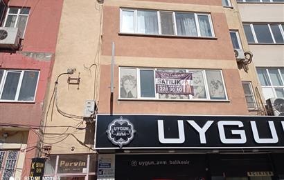 Çarşı Merkezinde 1.Kat 2+1 Satılık Daire- Ofis, Kuaför ve Konuta Uygun.