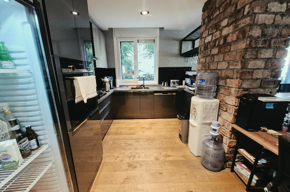 BAĞDAT CADDESİ'NE 4.BİNA GİRİŞ KAT 95 m² NET KİRALIK OFİS