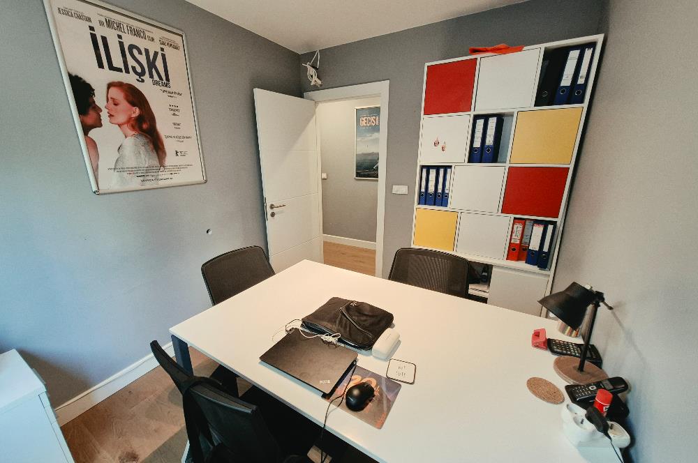 BAĞDAT CADDESİ'NE 4.BİNA GİRİŞ KAT 95 m² NET KİRALIK OFİS