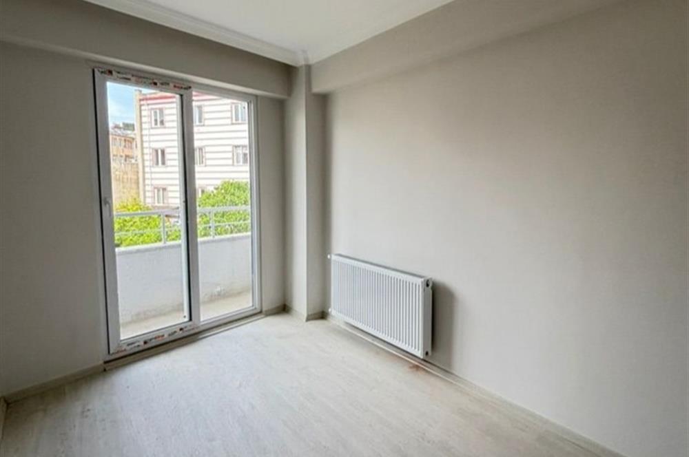 Edremit Altınkum Plajına 8 Km Yeni Binada Balkonlu 1+1 Daire