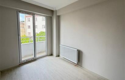 Edremit Altınkum Plajına 8 Km Yeni Binada Balkonlu 1+1 Daire