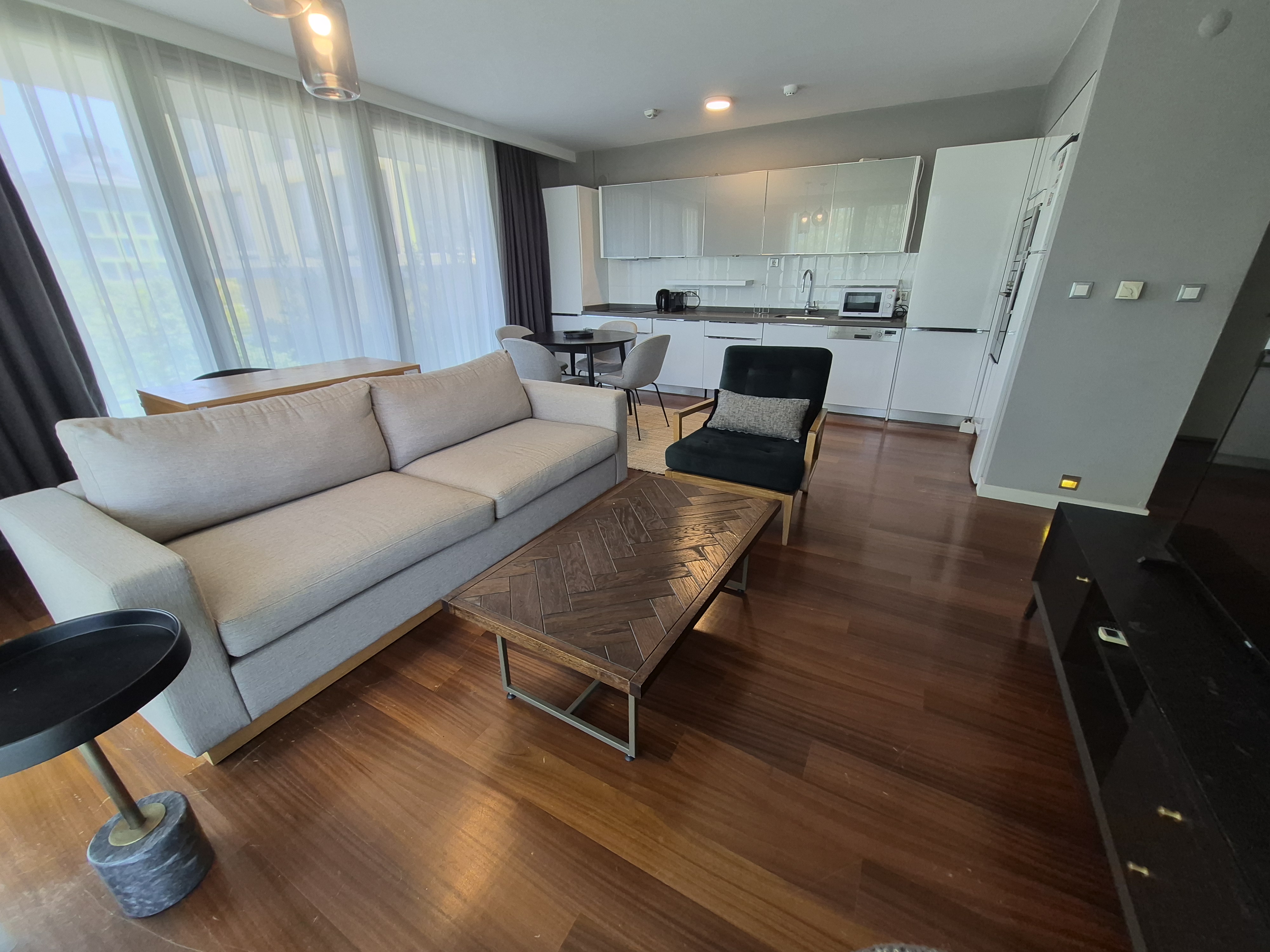 ZEKERİYAKÖY SİTELERDE BATI YURDU KARŞISI EŞYALI KİRALIK DAİRE