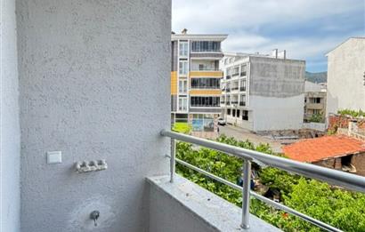 Edremit Altınkum Plajına 8 Km Yeni Binada Balkonlu 1+1 Daire