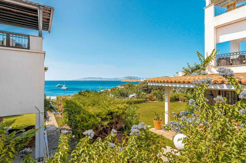 Bodrum Bitez Sarnıç Sitesi Plajlı 3+1 Satılık Bahçe Katı Daire