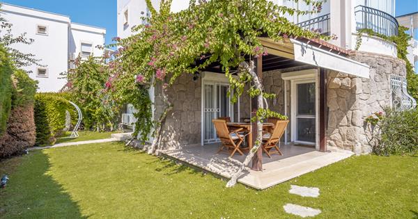 Bodrum Bitez Sarnıç Sitesi Plajlı 3+1 Satılık Bahçe Katı Daire - 36127