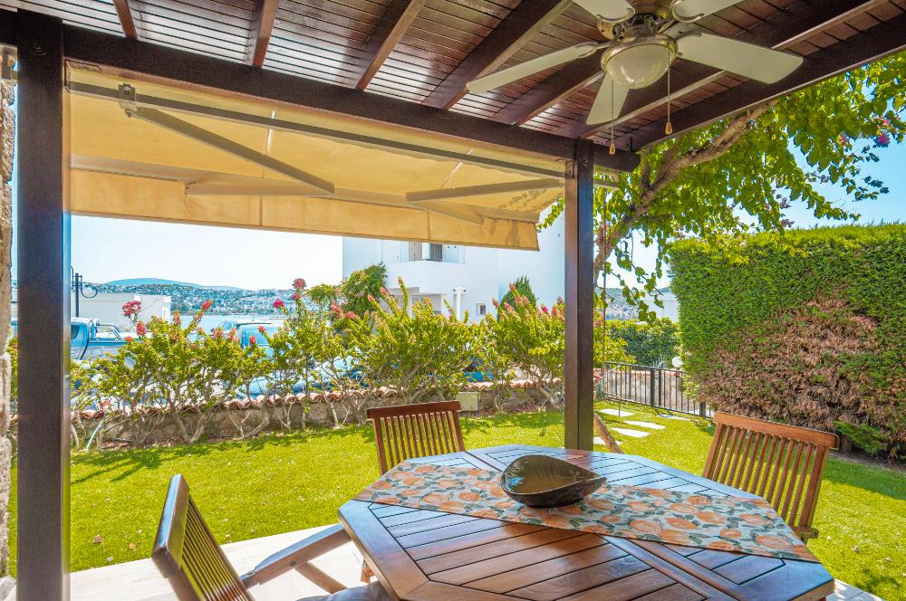 Bodrum Bitez Sarnıç Sitesi Plajlı 3+1 Satılık Bahçe Katı Daire
