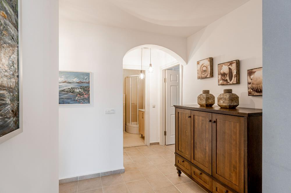 Bodrum Bitez Sarnıç Sitesi Plajlı 3+1 Satılık Bahçe Katı Daire