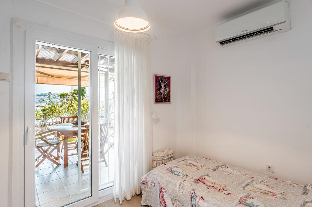 Bodrum Bitez Sarnıç Sitesi Plajlı 3+1 Satılık Bahçe Katı Daire