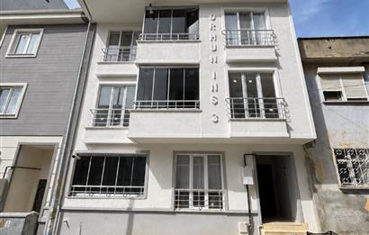 Edremit Altınkum Plajına 8 Km Yeni Binada Balkonlu 1+1 Daire