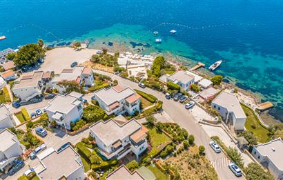 Bodrum Bitez Sarnıç Sitesi Plajlı 3+1 Satılık Bahçe Katı Daire
