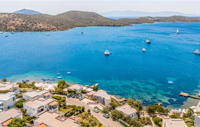 Bodrum Bitez Sarnıç Sitesi Plajlı 3+1 Satılık Bahçe Katı Daire