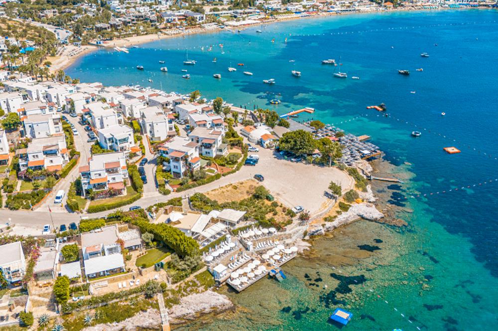 Bodrum Bitez Sarnıç Sitesi Plajlı 3+1 Satılık Bahçe Katı Daire