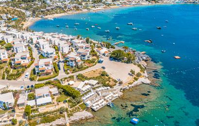 Bodrum Bitez Sarnıç Sitesi Plajlı 3+1 Satılık Bahçe Katı Daire