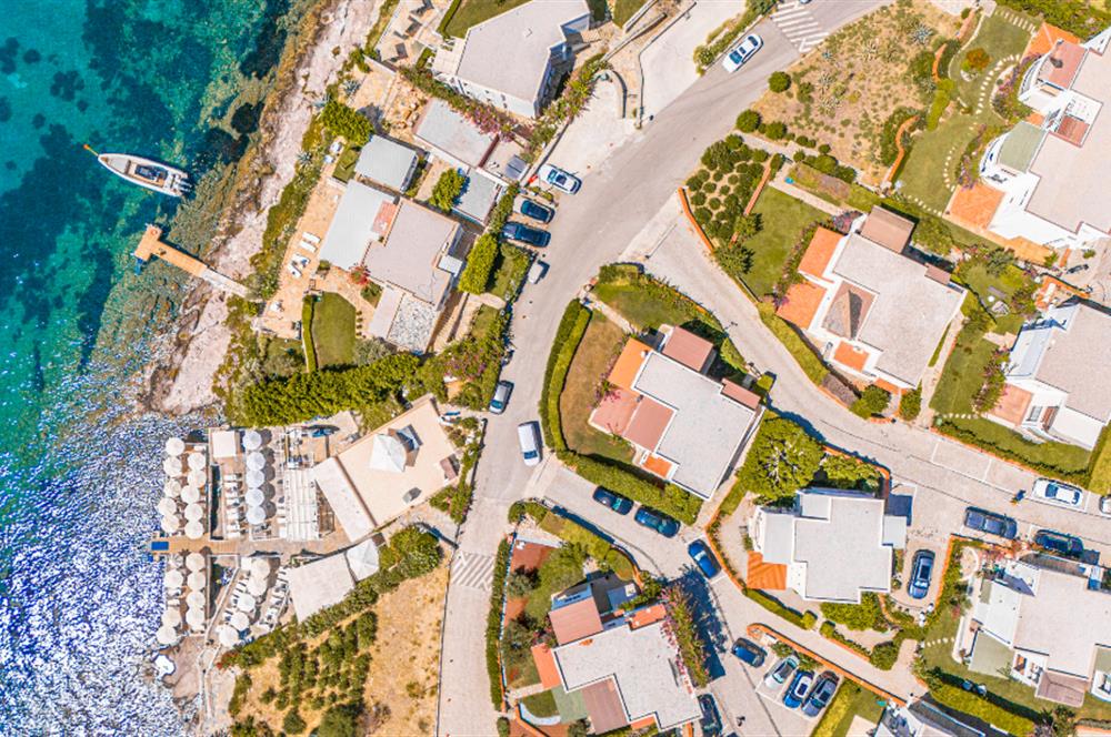 Bodrum Bitez Sarnıç Sitesi Plajlı 3+1 Satılık Bahçe Katı Daire