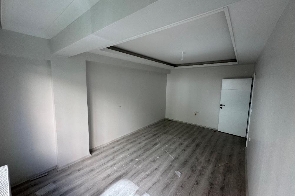 SEĞMENLERDE GENİŞ BAHÇELİ AYRI MUTFAKLI 2+1