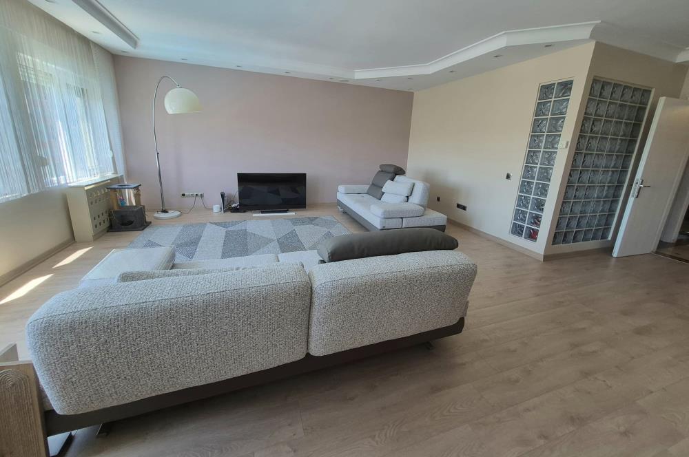 ZEKERİYAKÖY'DE GENİŞ YEŞİL ALANLI SİTEDE 3+1 SATILIK DAİRE