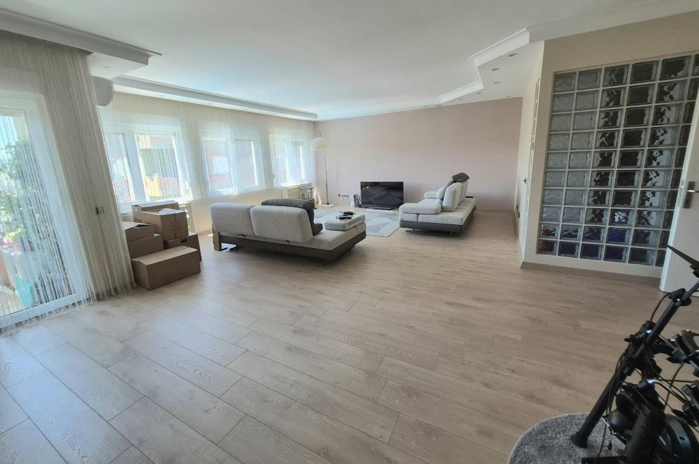 ZEKERİYAKÖY'DE GENİŞ YEŞİL ALANLI SİTEDE 3+1 SATILIK DAİRE