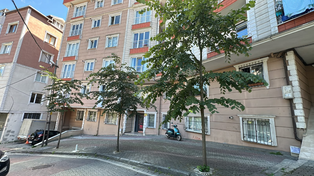 Kağıthane Merkez Ege Sokakta Merkezi Konumda Satılık 1+1