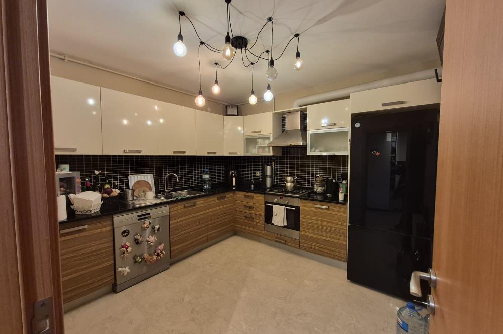 ZEKERİYAKÖY NOYA GÖL EVLERİ'NDE SATILIK 3+1 DAİRE