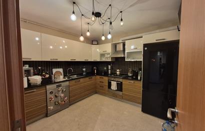 ZEKERİYAKÖY NOYA GÖL EVLERİ'NDE SATILIK 3+1 DAİRE