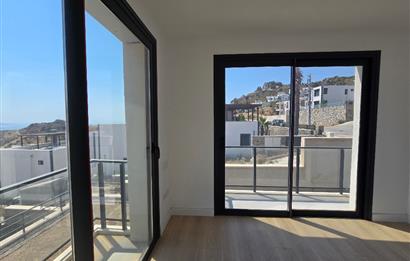 Deniz Manzaralı 4+1 Triplex Lüks Villa
