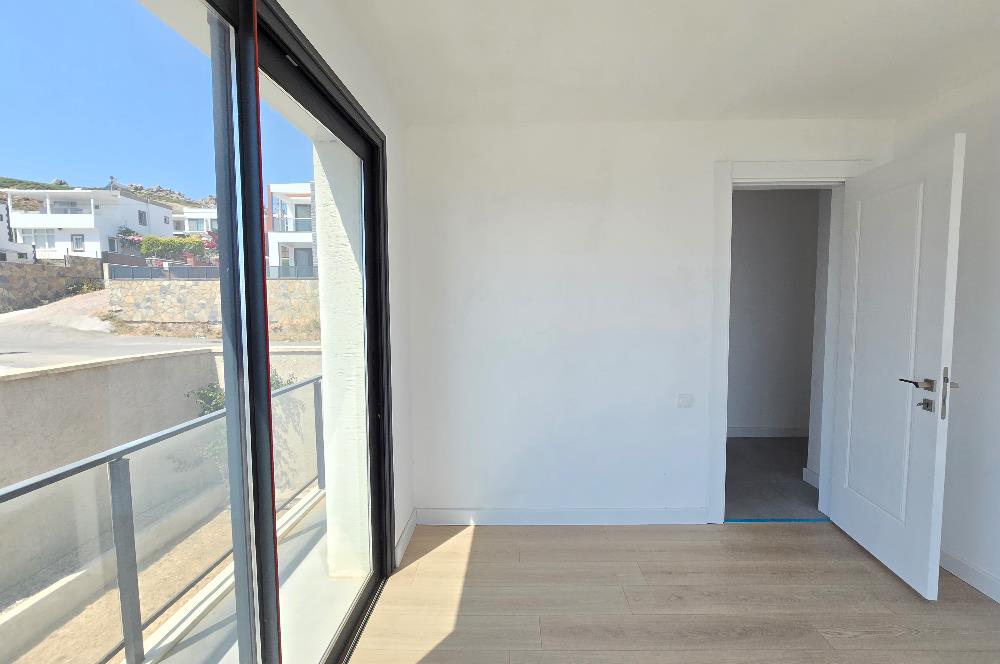 Deniz Manzaralı 4+1 Triplex Lüks Villa