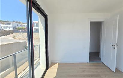 Deniz Manzaralı 4+1 Triplex Lüks Villa