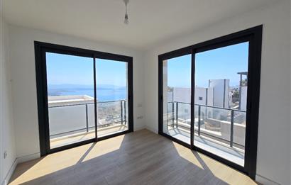 Deniz Manzaralı 4+1 Triplex Lüks Villa