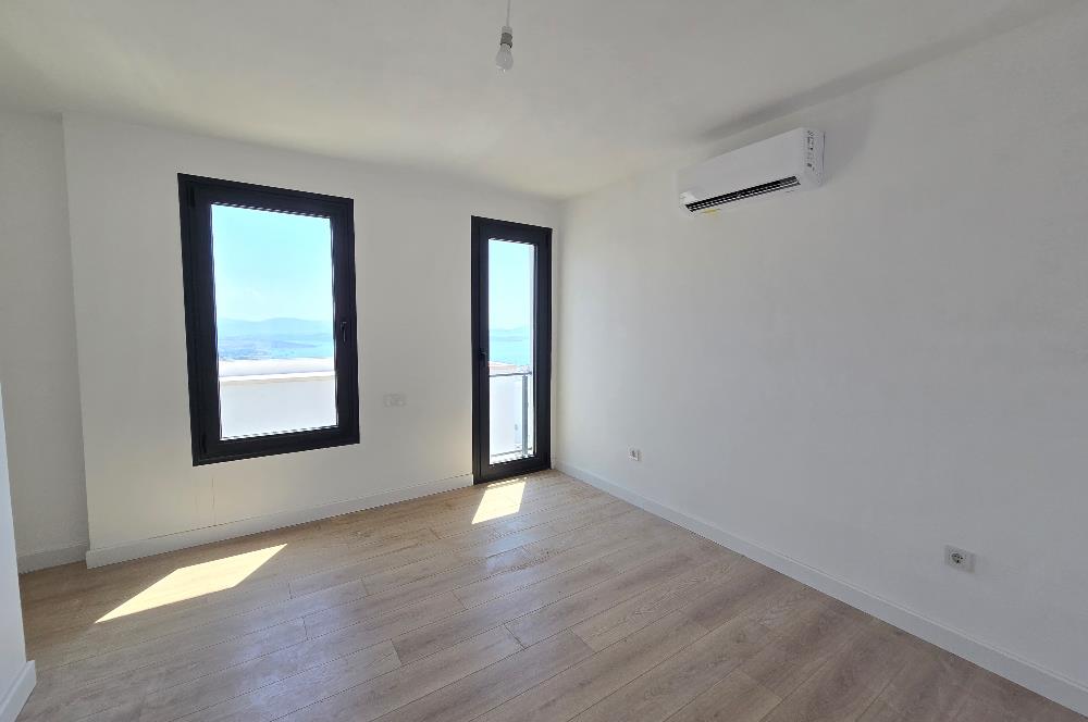 Deniz Manzaralı 4+1 Triplex Lüks Villa