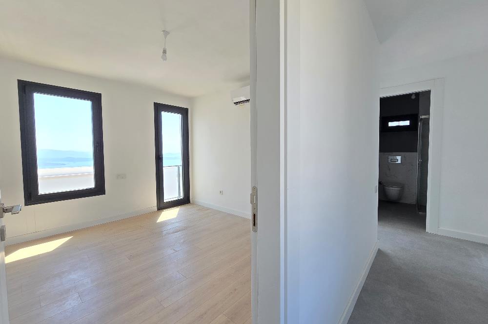 Deniz Manzaralı 4+1 Triplex Lüks Villa