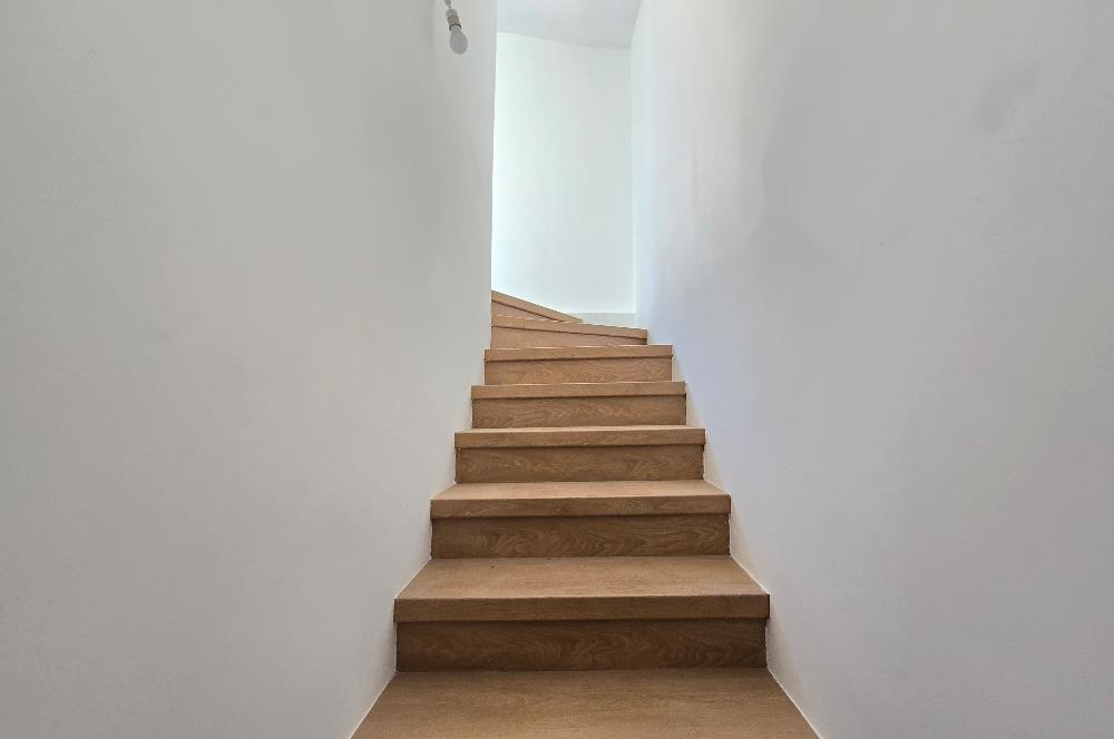 Deniz Manzaralı 4+1 Triplex Lüks Villa