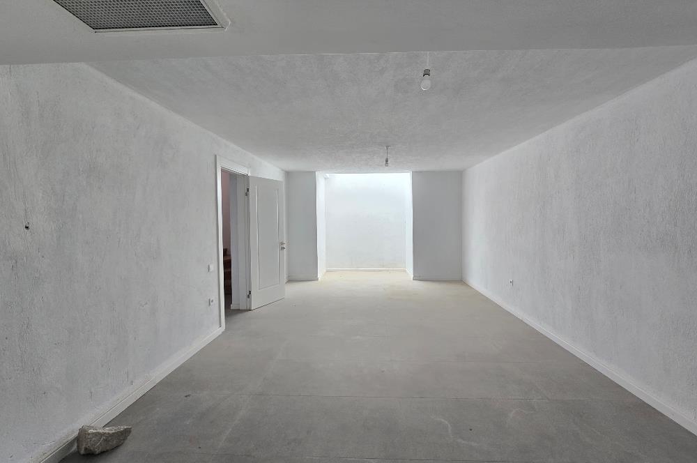 Deniz Manzaralı 4+1 Triplex Lüks Villa