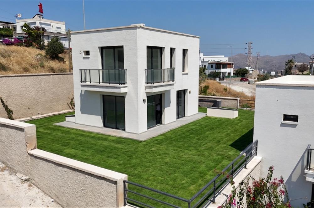 Deniz Manzaralı 4+1 Triplex Lüks Villa