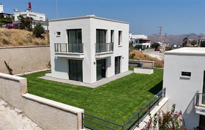Deniz Manzaralı 4+1 Triplex Lüks Villa