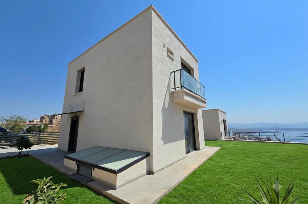 Deniz Manzaralı 4+1 Triplex Lüks Villa