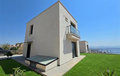 Deniz Manzaralı 4+1 Triplex Lüks Villa