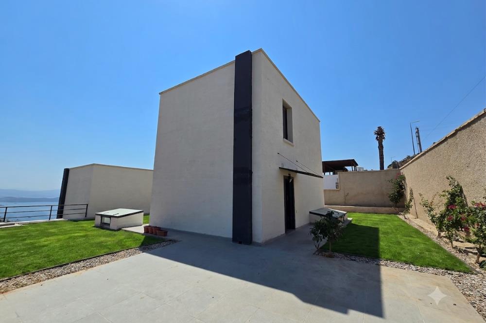 Deniz Manzaralı 4+1 Triplex Lüks Villa