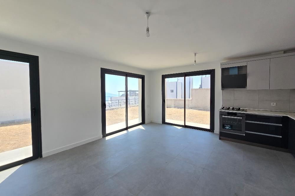 Deniz Manzaralı 4+1 Triplex Lüks Villa