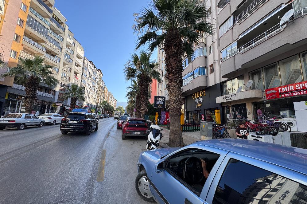 C21 LOFT'TAN ATATÜRK CADDESİ ÜZERİNDE SATILIK KİRACILI DÜKKAN