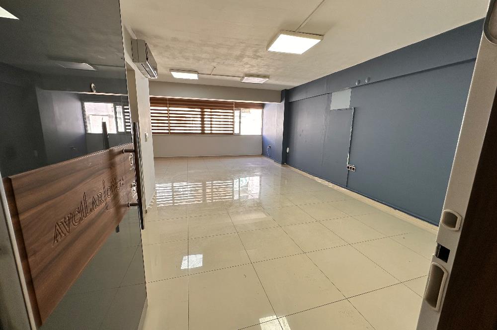 Bayraklı Adalet Mahallesi Avcılar Office de 1+0 Kiralık Ofis